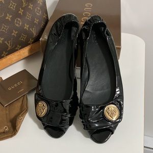 Gucci , women’s 9.5 , new in box , patent leather peep toe flats w/ box,dust bag